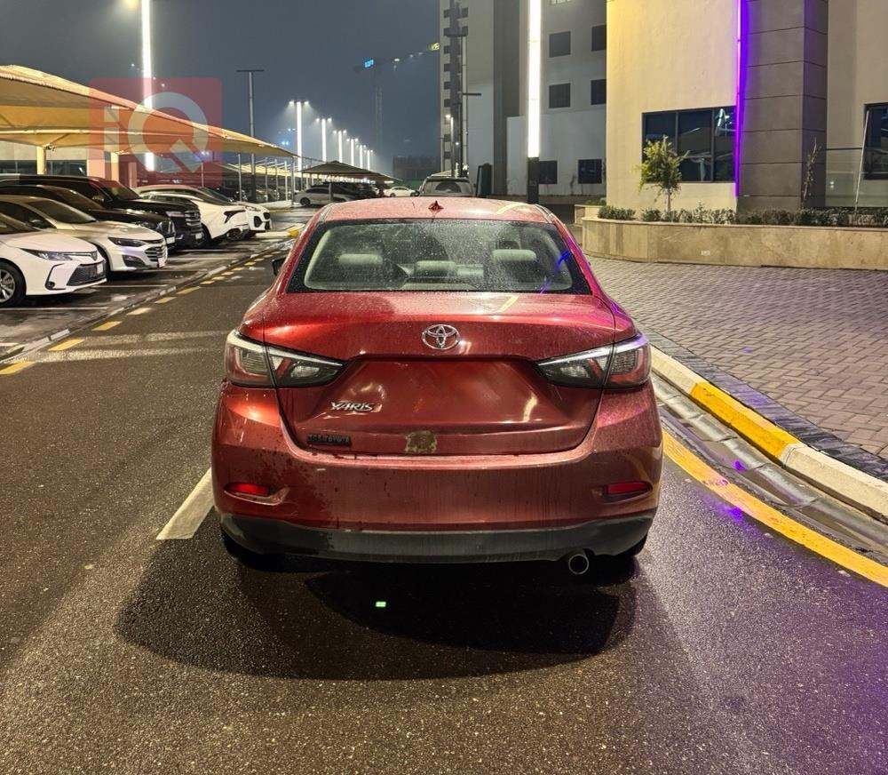 تۆیۆتا یارس